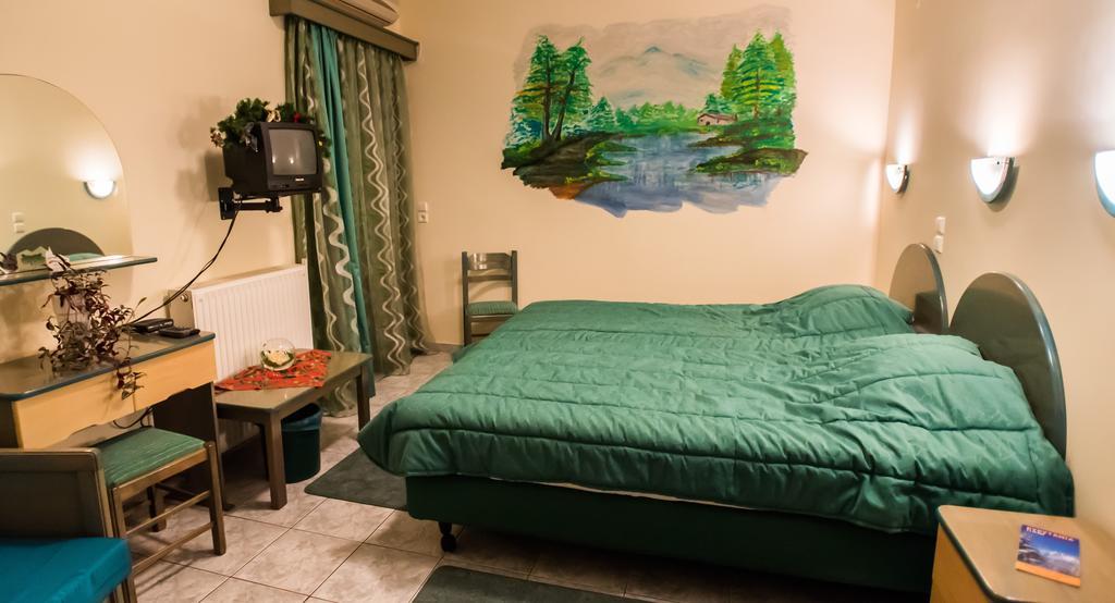 Hotel Artemis à Karpenísion Extérieur photo