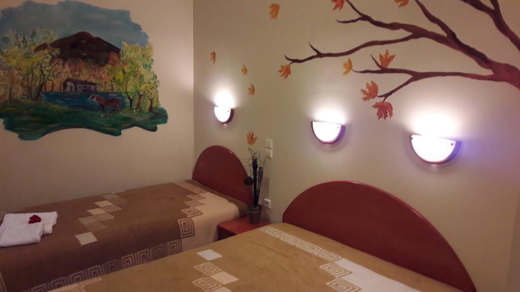 Hotel Artemis à Karpenísion Extérieur photo