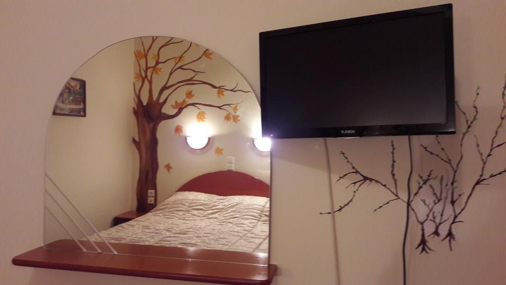 Hotel Artemis à Karpenísion Extérieur photo