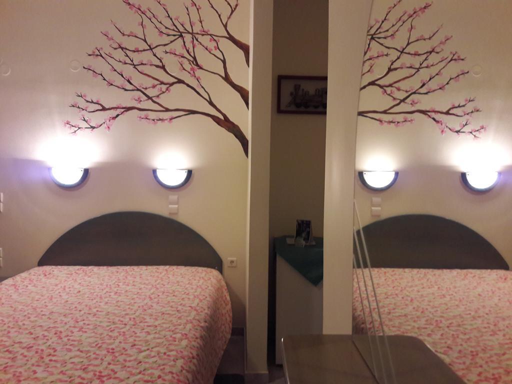 Hotel Artemis à Karpenísion Extérieur photo
